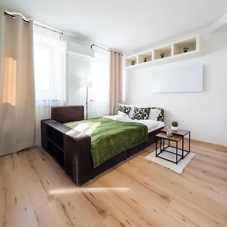 Park Grabiszynski Standard By Bookinghost アパート *