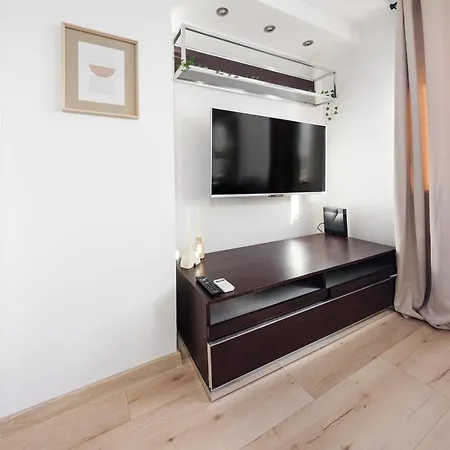 Park Grabiszynski Standard By Bookinghost アパート