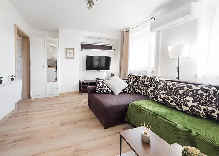 Daire Park Grabiszynski Standard By Bookinghost Wroclaw